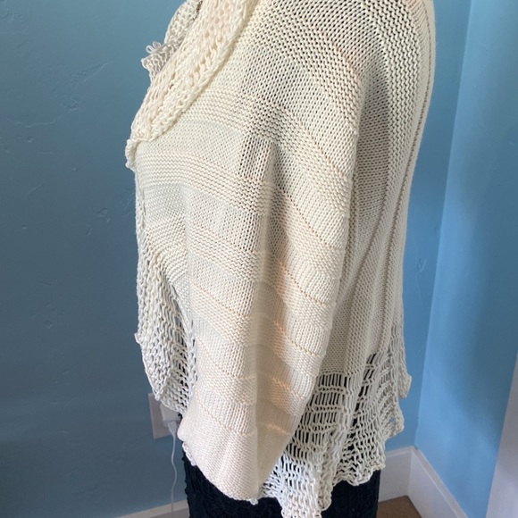 Anthroplogie Elizabeth Gillette cardigan - very delicate- size M - Picture 2 of 4